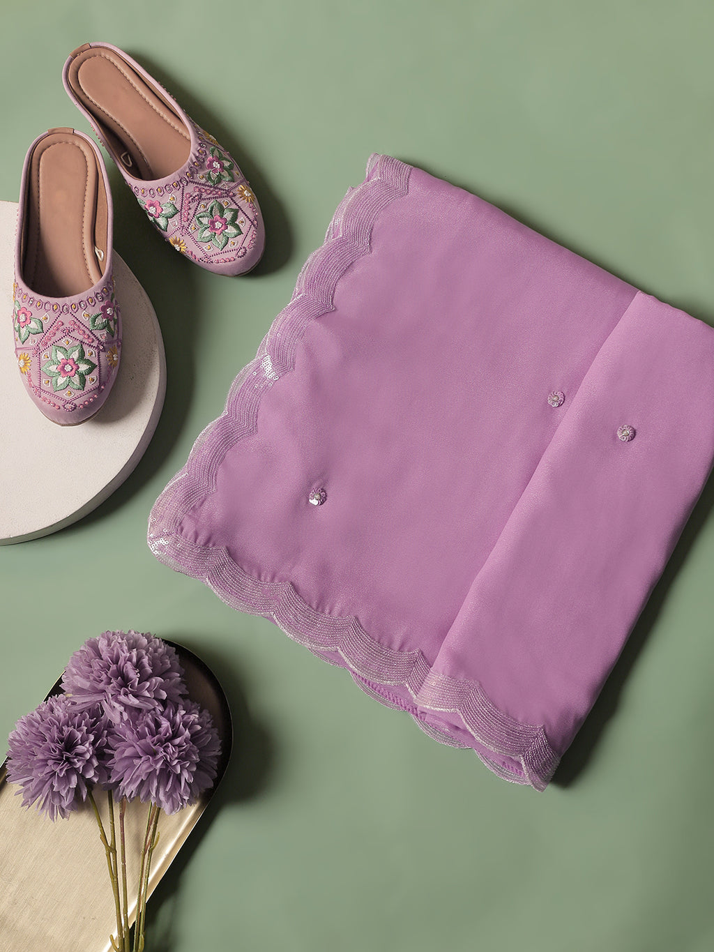 Lavender Scallop-Edged Saree with Minimal Embellishments