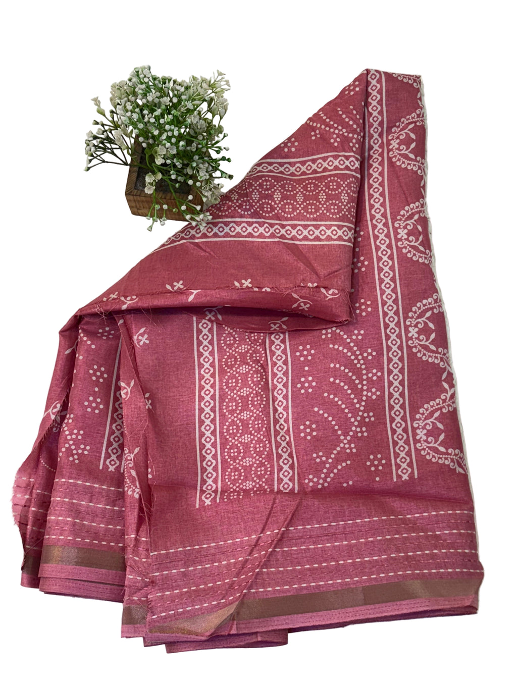 Name: Dusty Rose Handblock Printed Saree
Fabric: Soft cotton silk blend with intricate white traditional motifs and patterned borders.