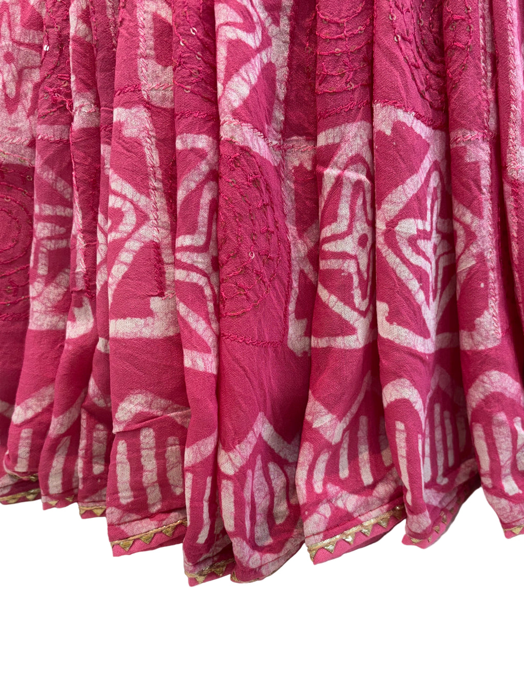 Name: Pink Bandhani Saree
Soft cotton silk with traditional bandhej pattern and sequin embellishments