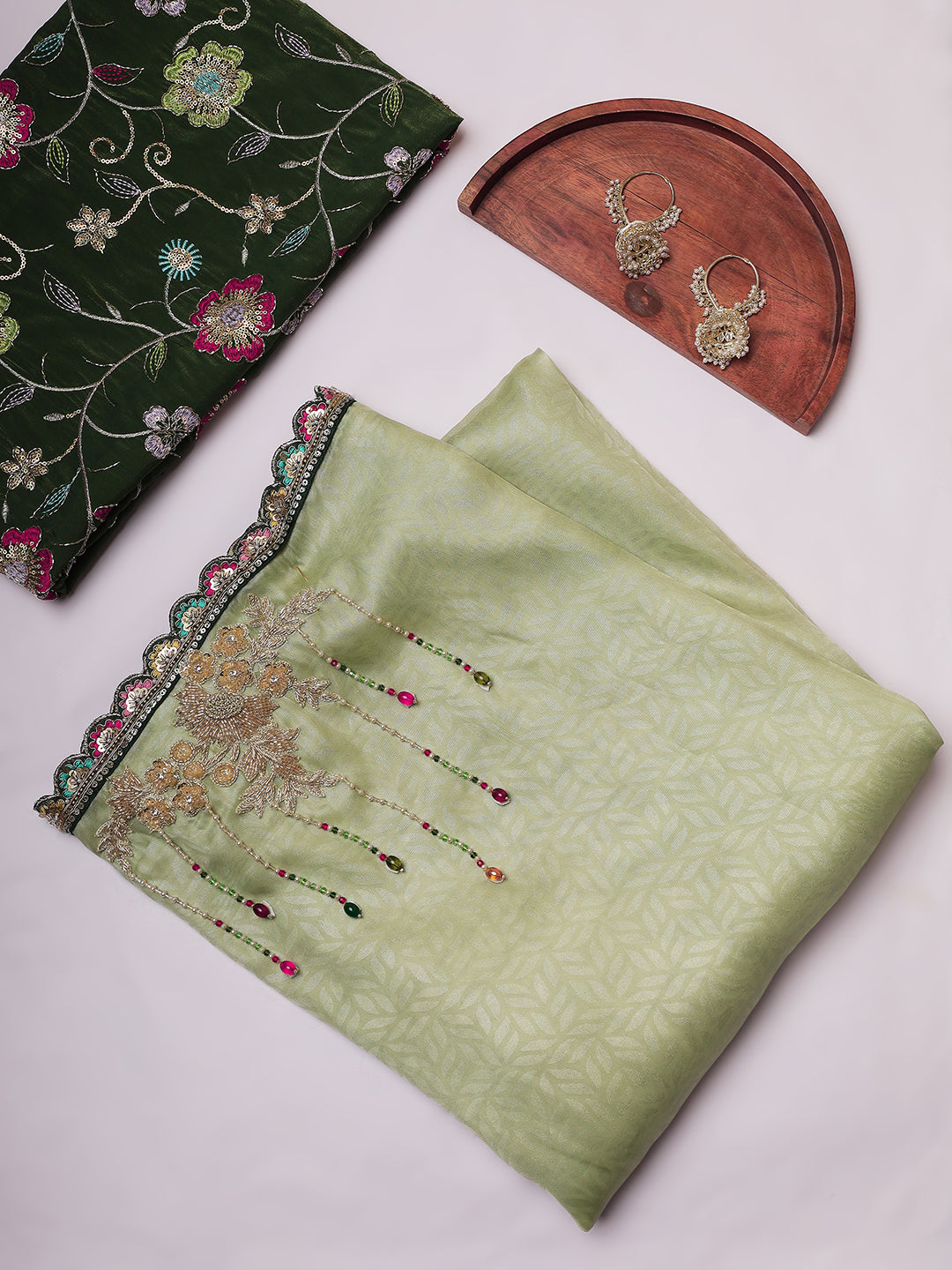 “Baagh-E-Noor” – Dual Green Embroidered Saree with Velvet Pallu