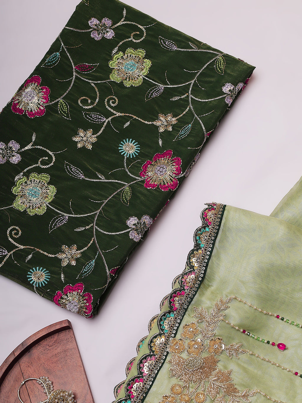 “Baagh-E-Noor” – Dual Green Embroidered Saree with Velvet Pallu