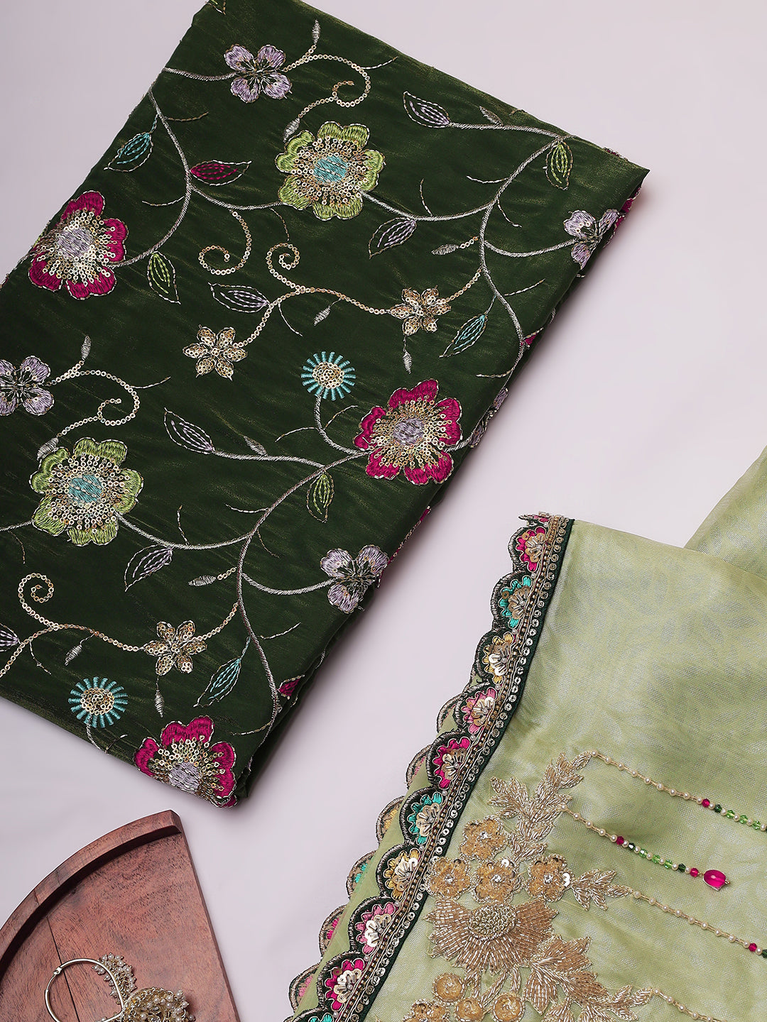 “Baagh-E-Noor” – Dual Green Embroidered Saree with Velvet Pallu