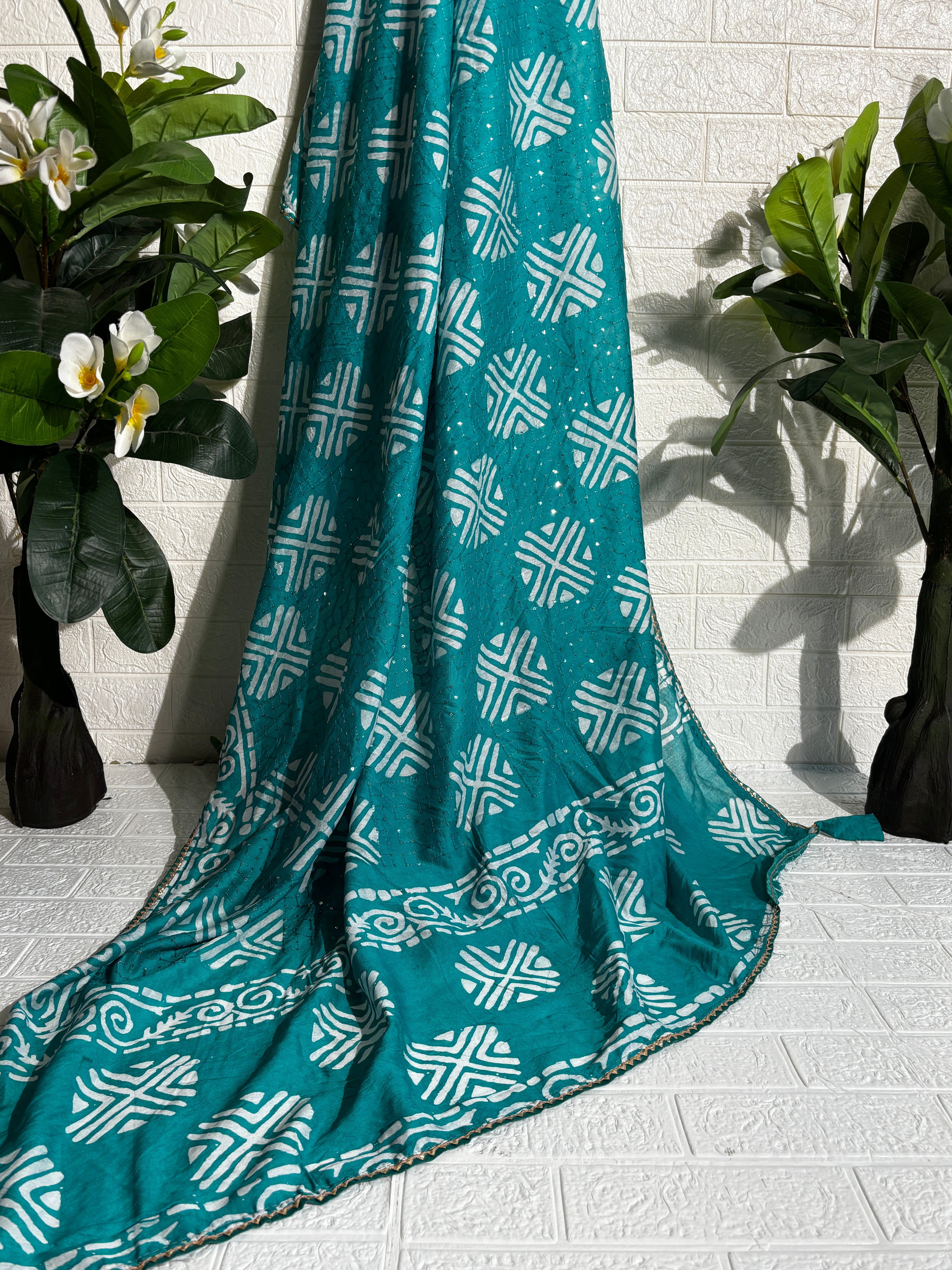 "Teal Green Bandhani Cotton Saree with White Motifs"