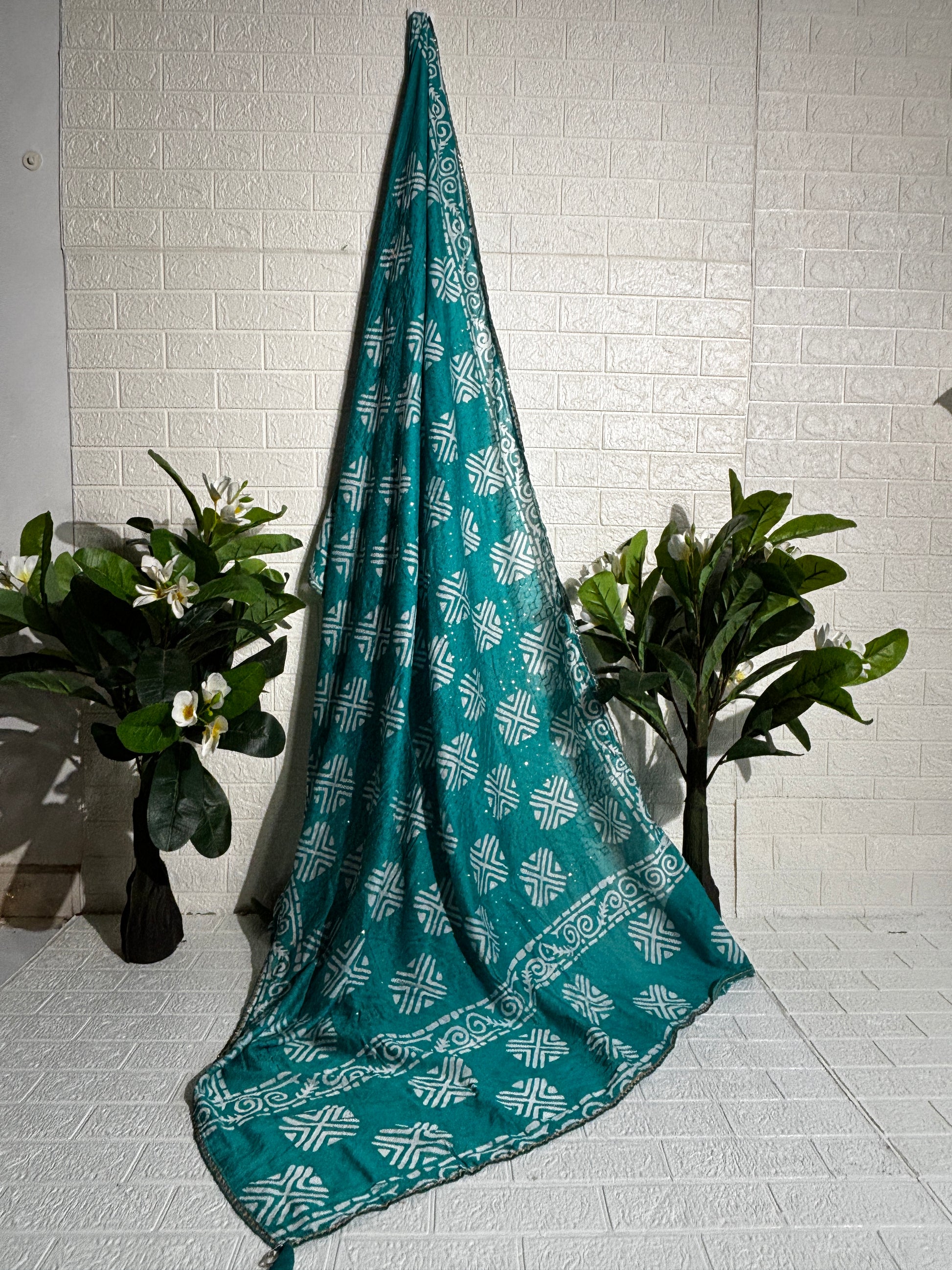 "Teal Green Bandhani Cotton Saree with White Motifs"