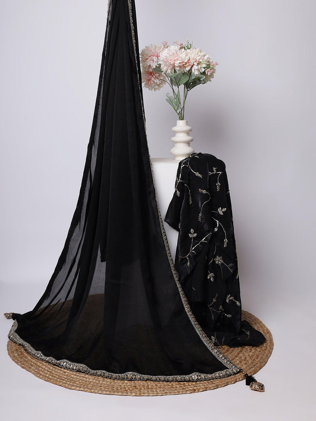 Elegant Noir Chiffon Saree with Embroidered Border