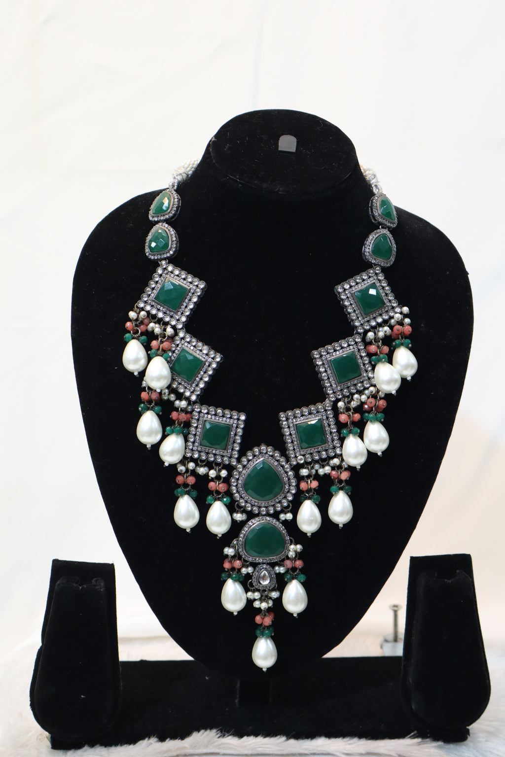 Emerald Regal Pearl Set