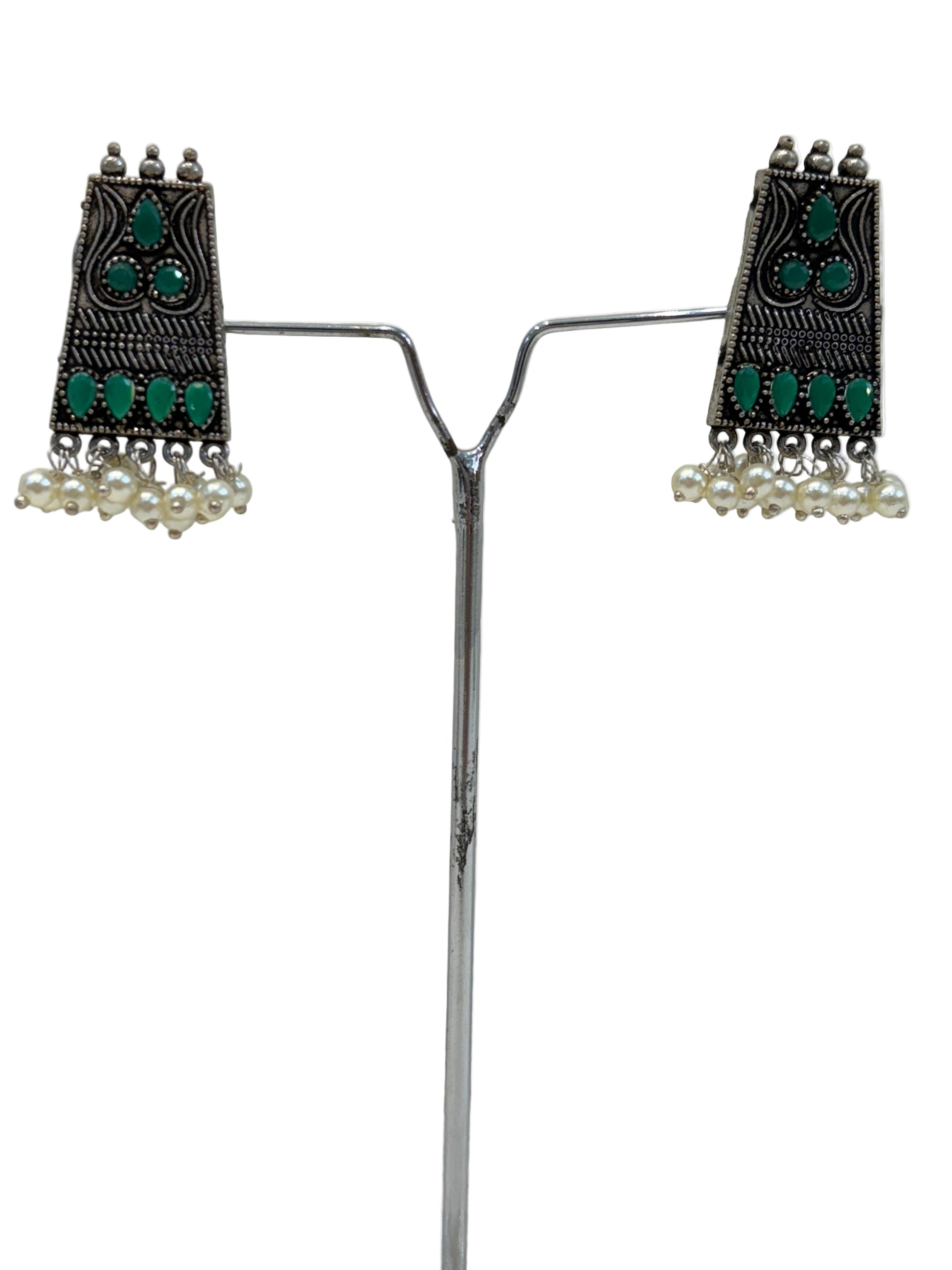 Name: Antique Floral Choker Necklace Set Oxidized silver metal with green enamel work and pearl bead edging