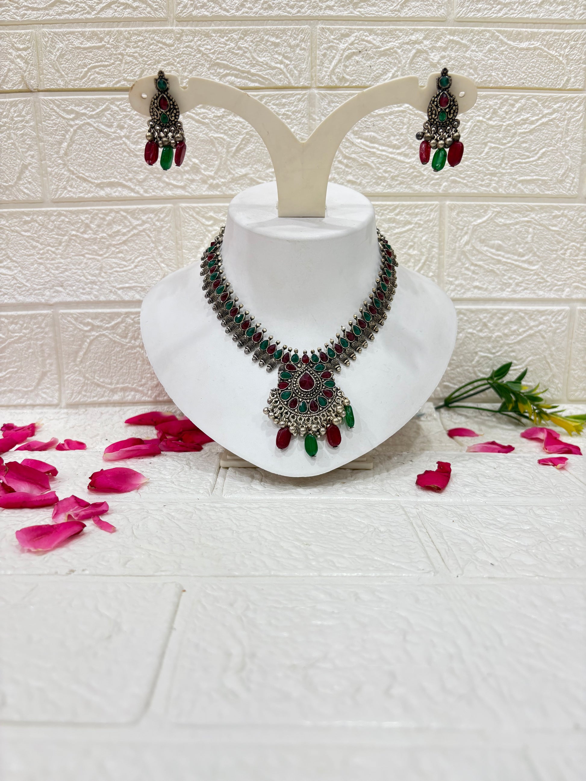 Name: Ruby Green Antique Necklace Set
Collection: Navratri Special | Antique Silver | Ethnic Festive Jewelry