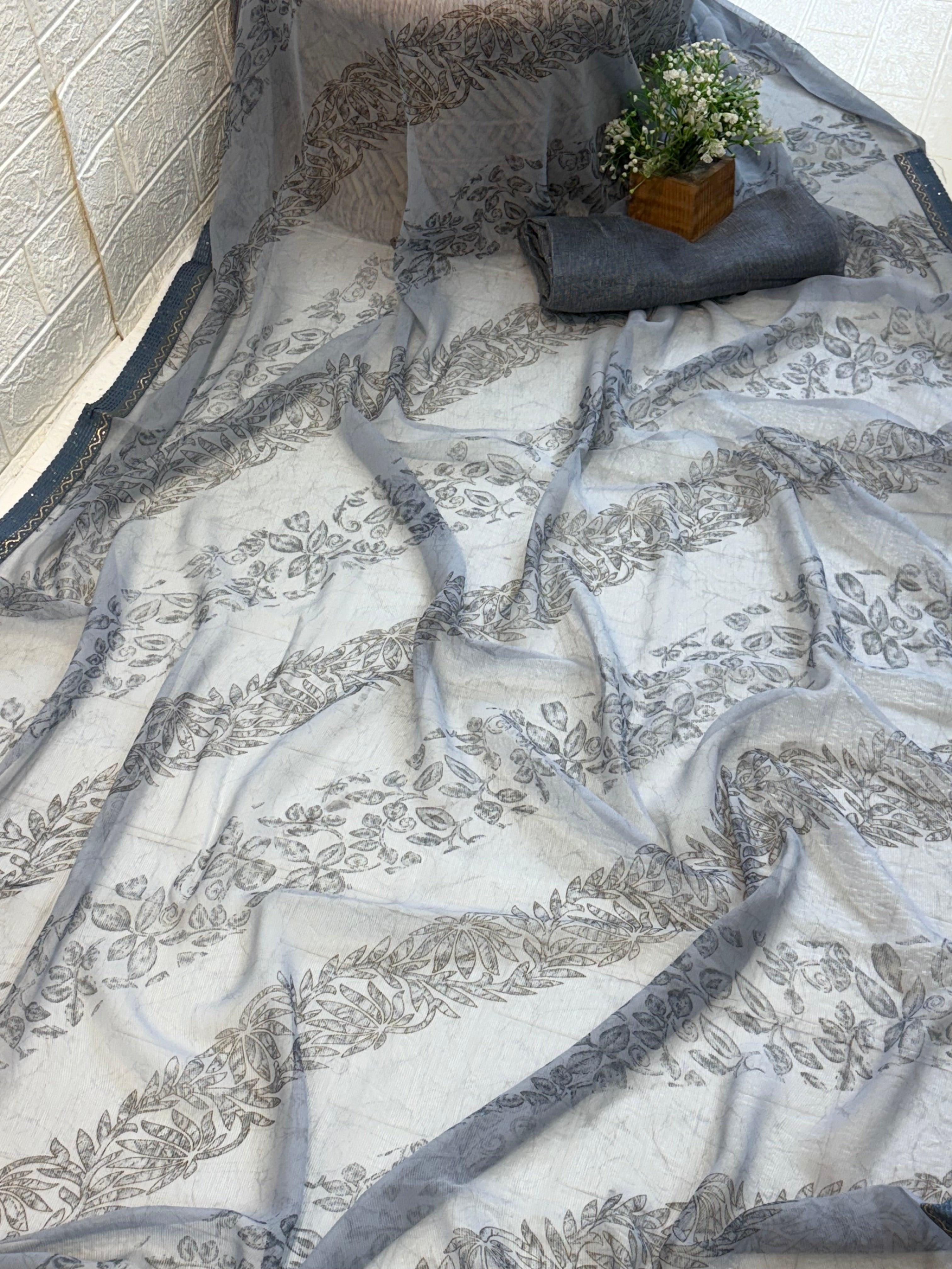 Name: Grey Leaf Print Saree
georgette fabric with elegant floral print and embroidered lace Borders this colour are available