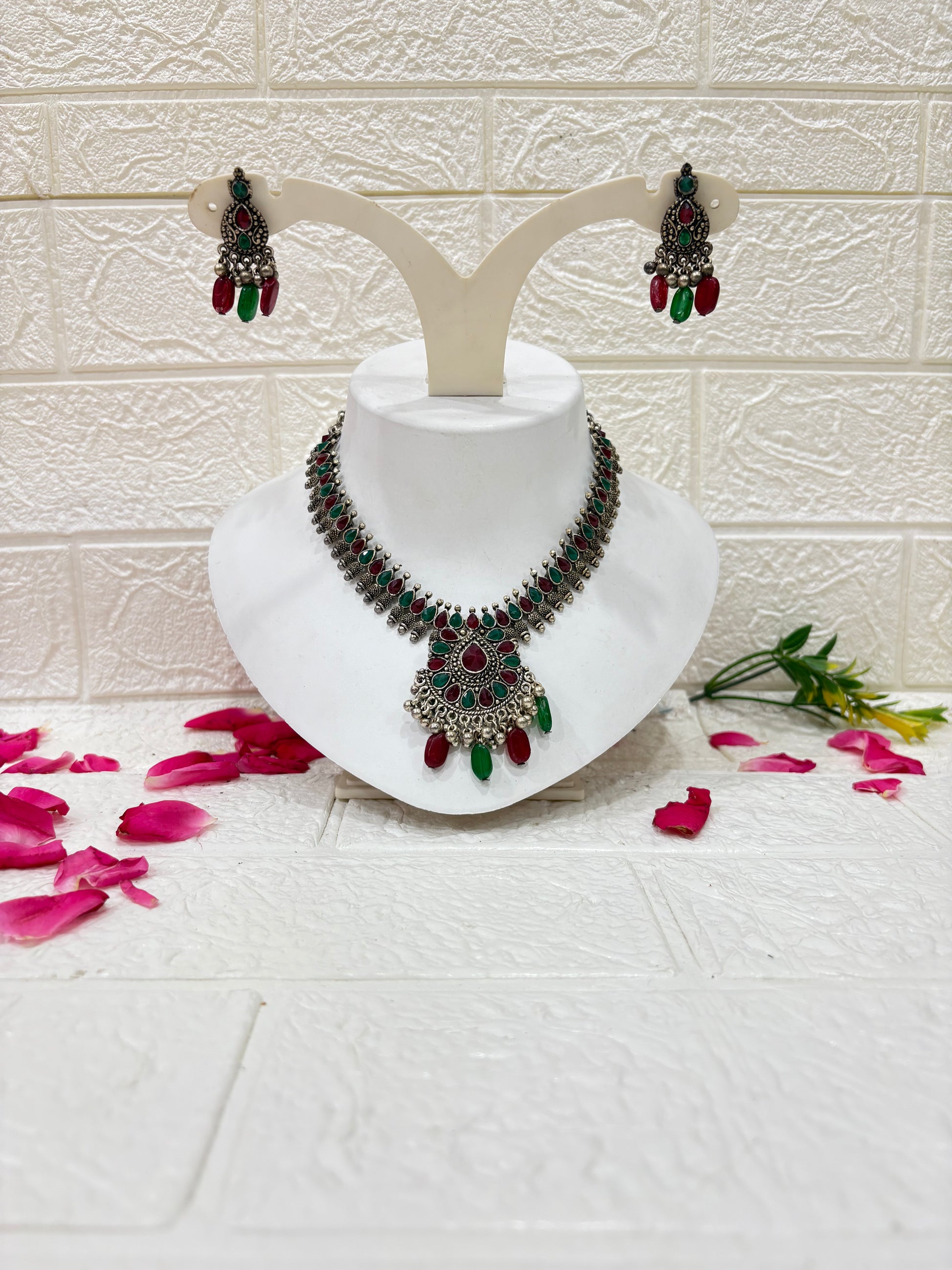 Name: Ruby Green Antique Necklace Set
Collection: Navratri Special | Antique Silver | Ethnic Festive Jewelry