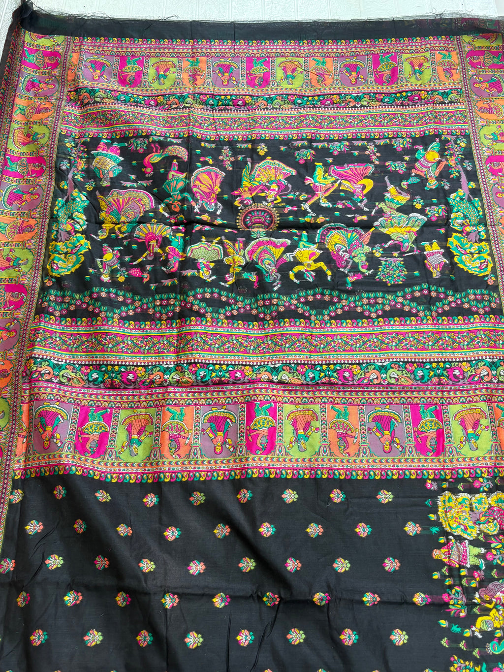 Maroon Kalamkari-style Saree
Kalamkari-style Digital Printed Saree Silk The main appears to be a textured fabric like Tussar Silk or a Silk Blend with a printed contrast pallu featuring and floral motifs in a traditional Kalamkari art silk