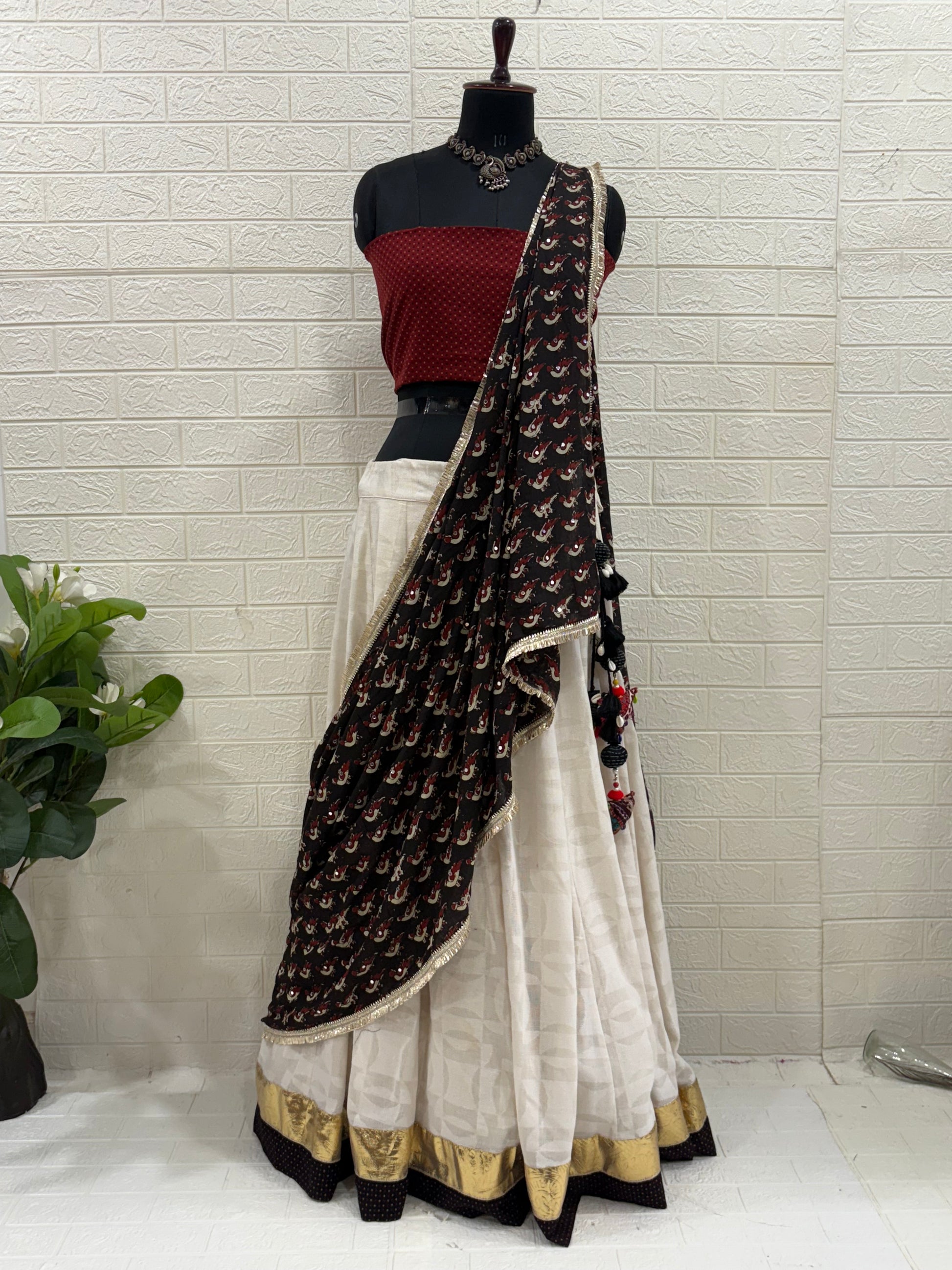 Elegant White Ghaghra with Gold Border & Maroon Blouse Fabric – Navratri Special