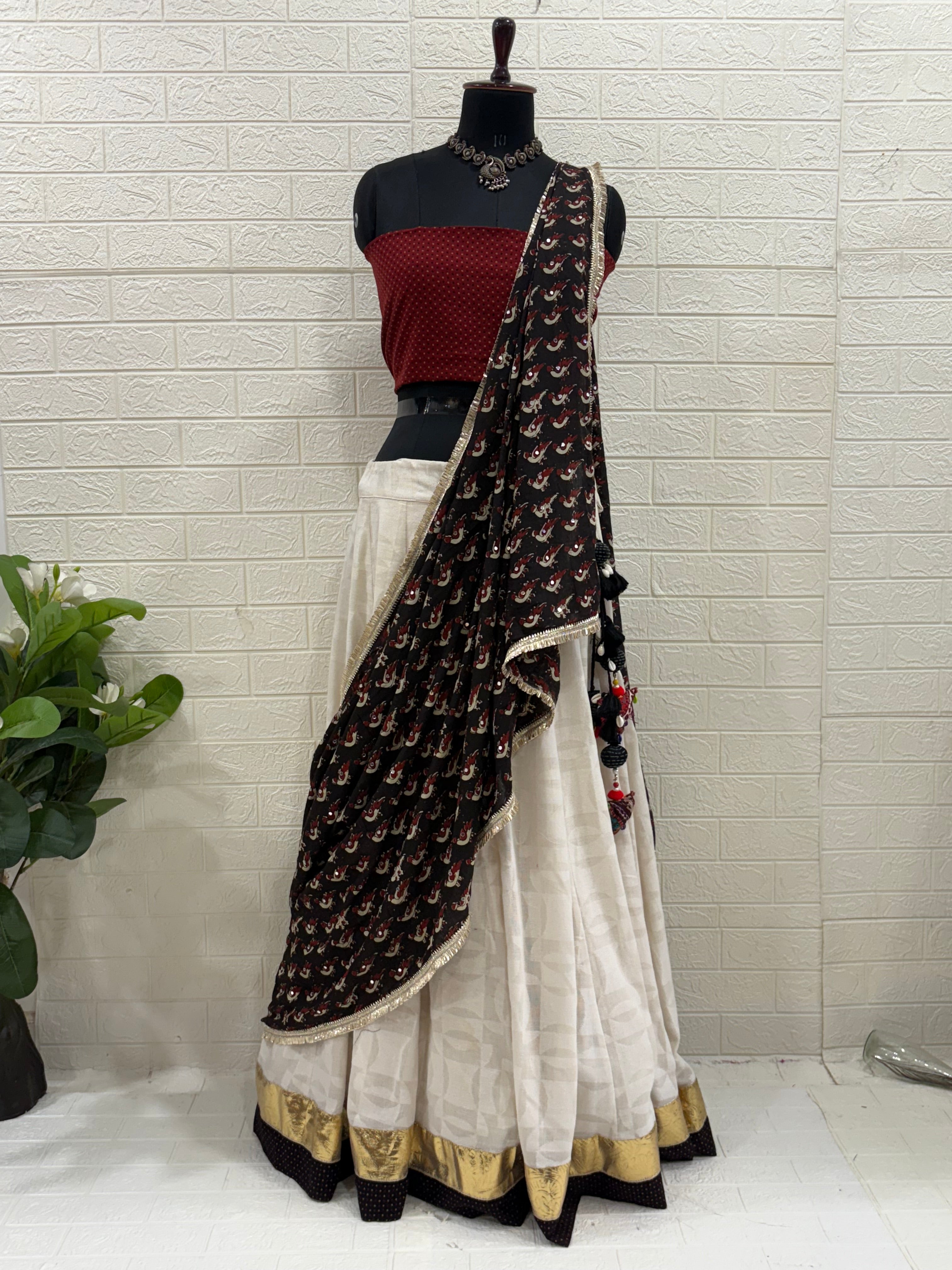 Elegant White Ghaghra with Gold Border & Maroon Blouse Fabric – Navratri Special
