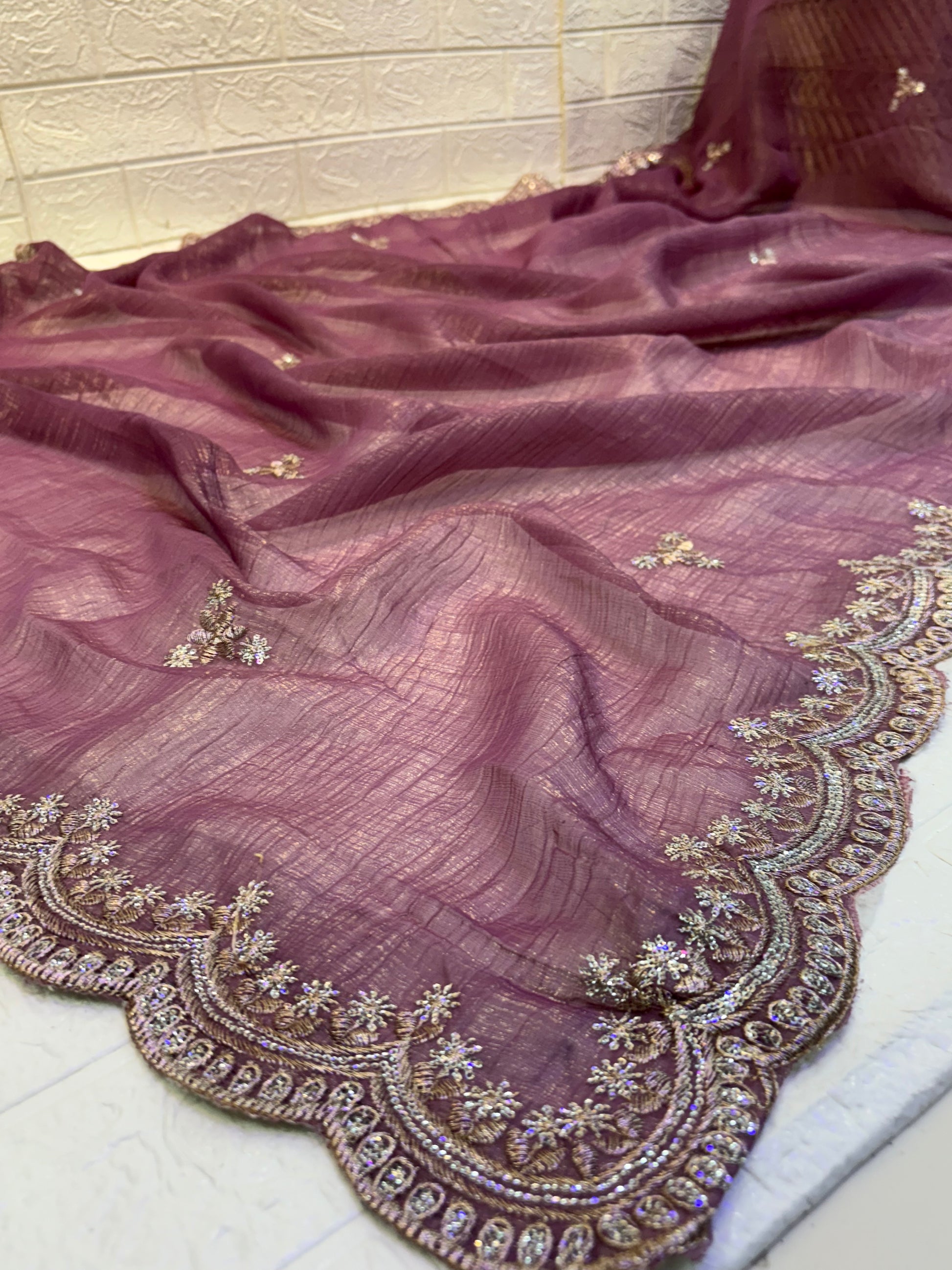 Name: Dusty Lavender Burberry silk saree Lightweight with intricate floral embroidery and scalloped zari border