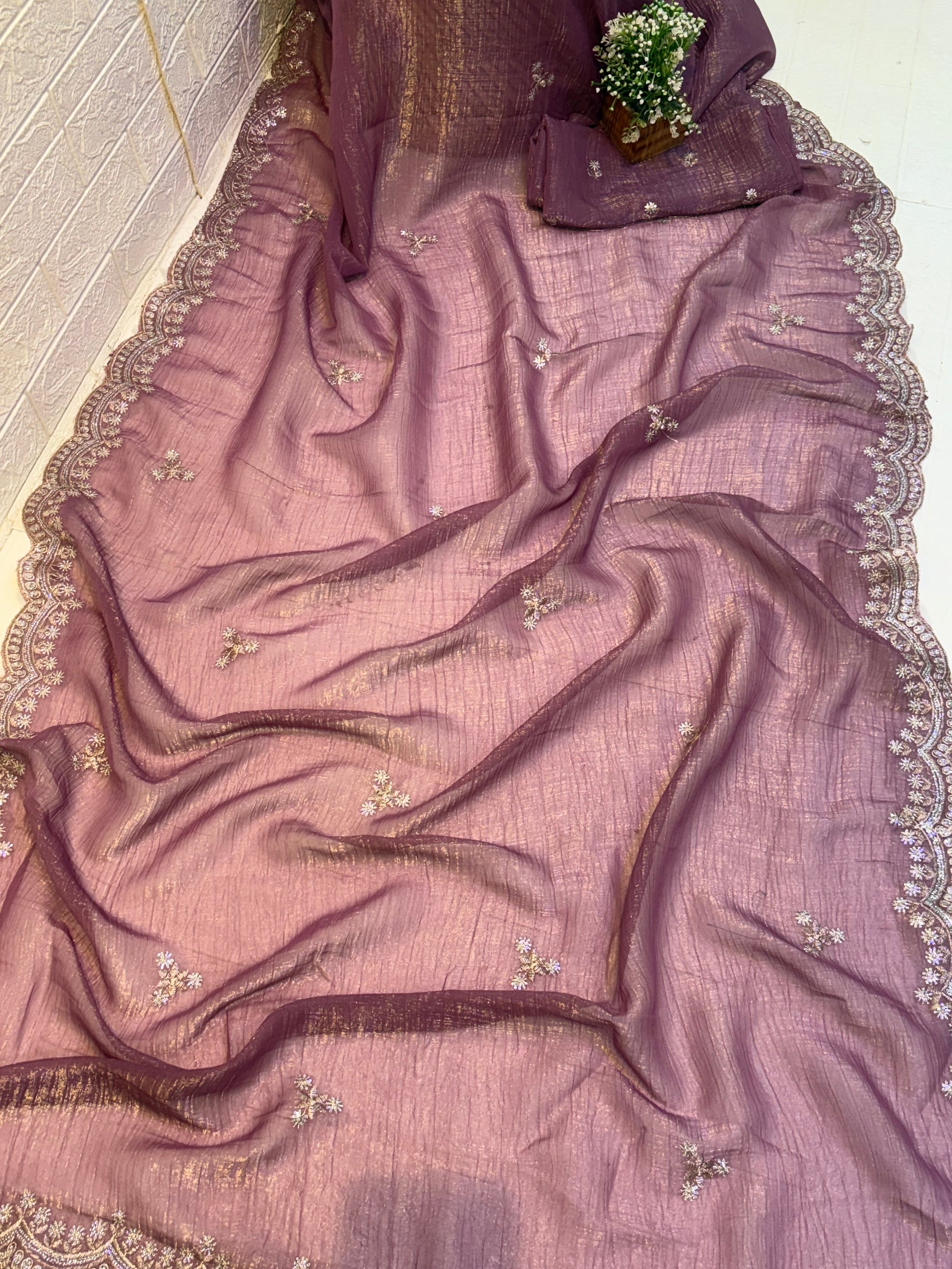Name: Dusty Lavender Burberry silk saree Lightweight with intricate floral embroidery and scalloped zari border