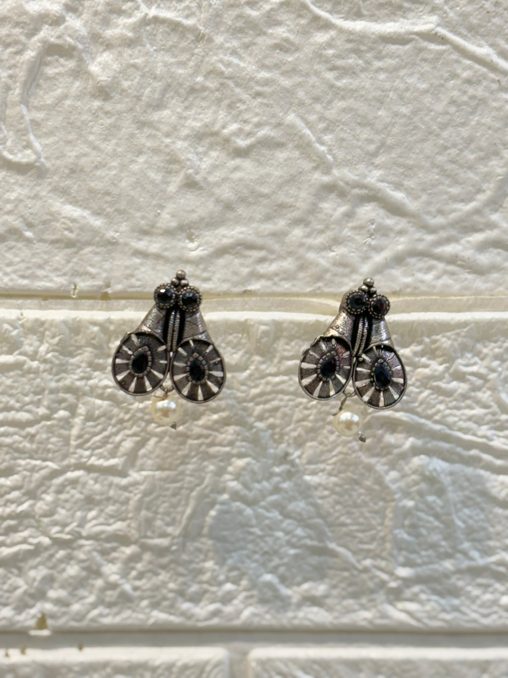 Name: Antique Silver Oxidized Necklace Set German silver with oxidized finish and pearl accents