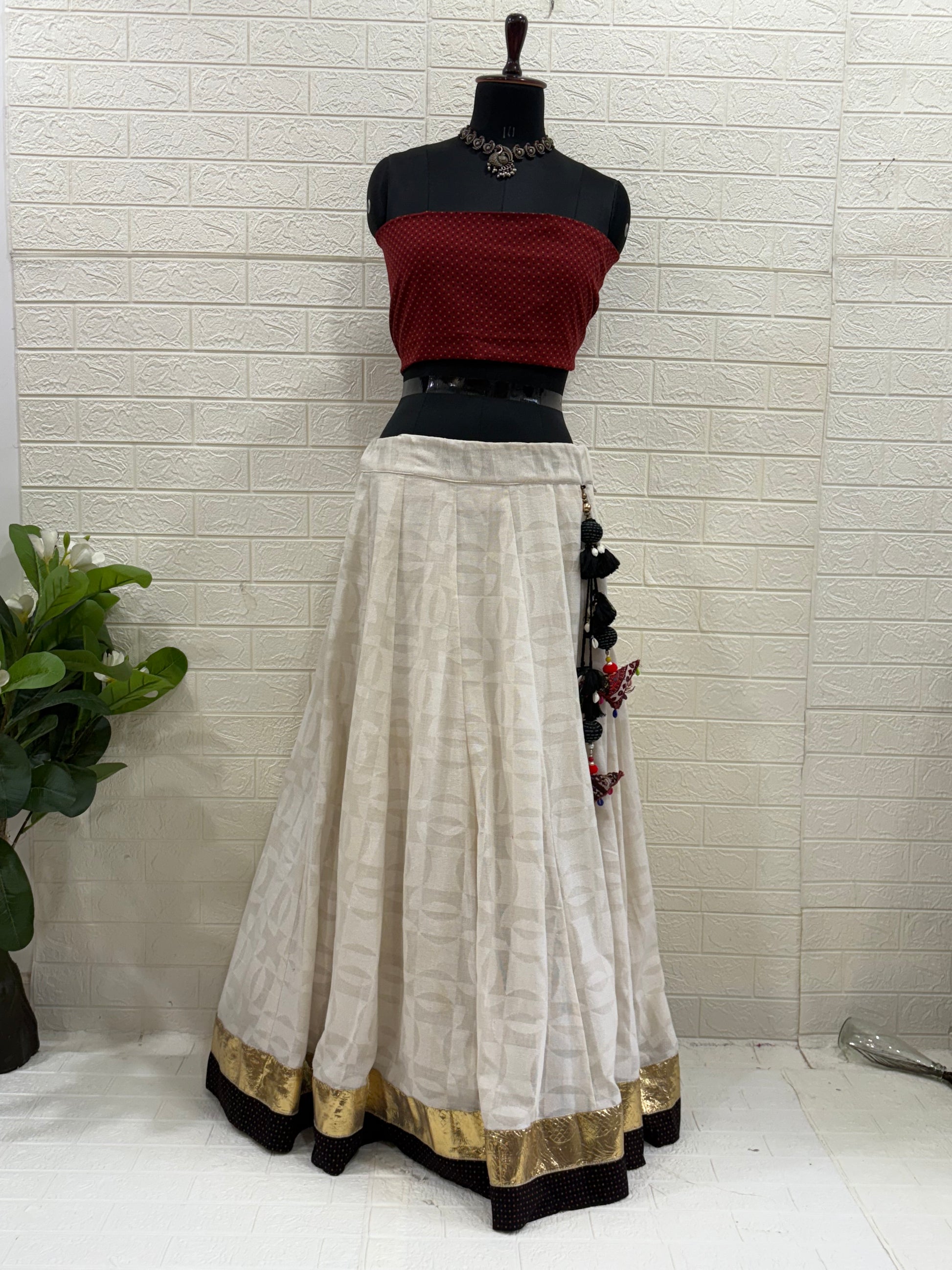 Elegant White Ghaghra with Gold Border & Maroon Blouse Fabric – Navratri Special