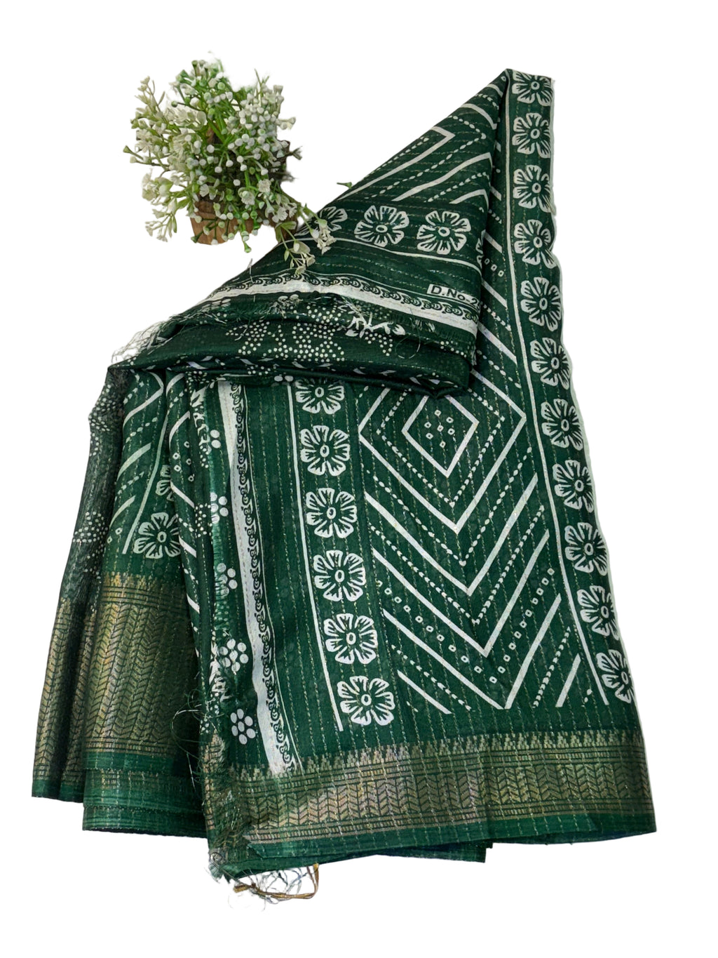 Name: Dark Green Floral Bandhani-Style Printed Saree
Fabric: Soft cotton silk blend with a smooth, breathable drape
