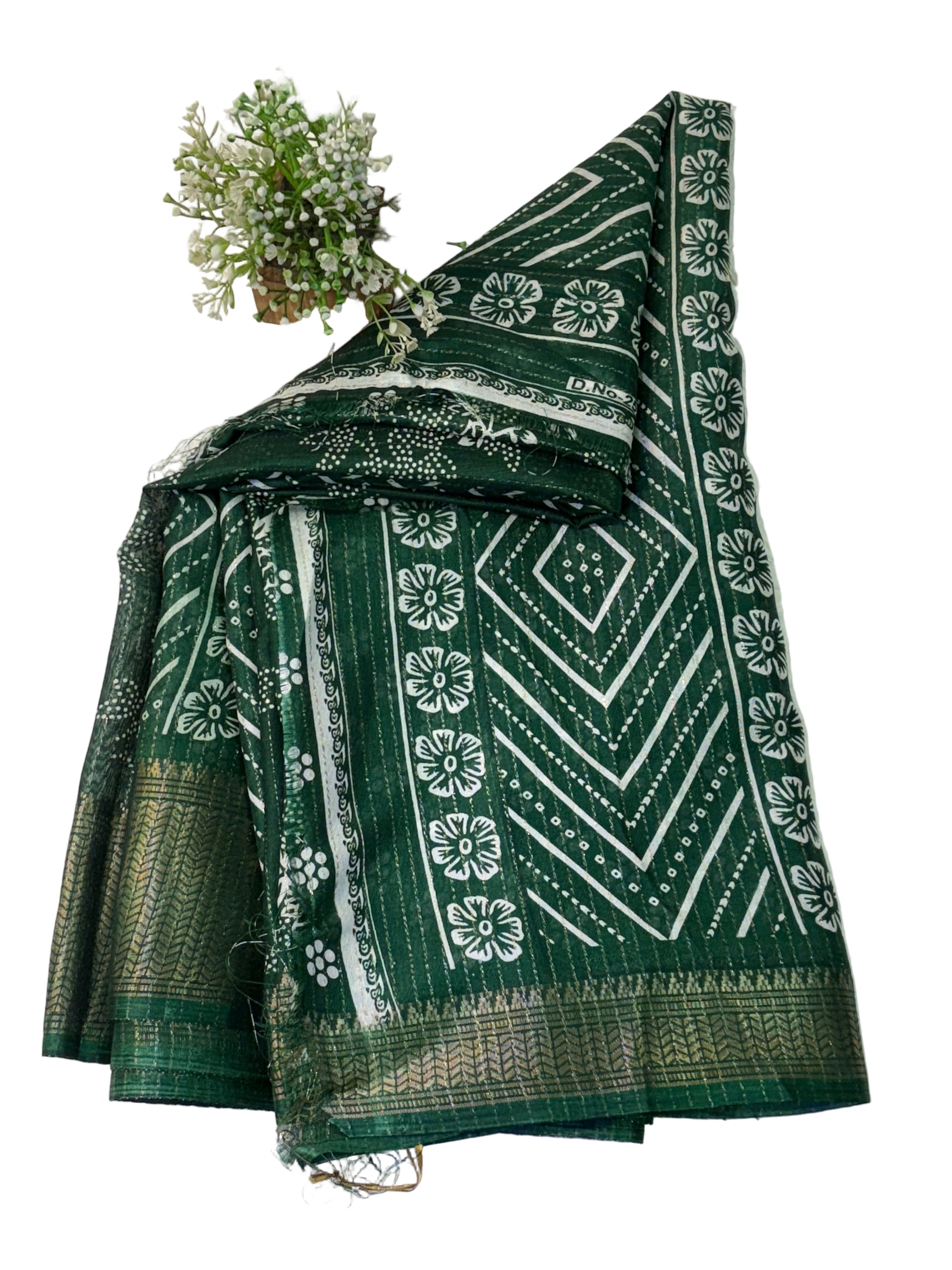 Name: Dark Green Floral Bandhani-Style Printed Saree
Fabric: Soft cotton silk blend with a smooth, breathable drape