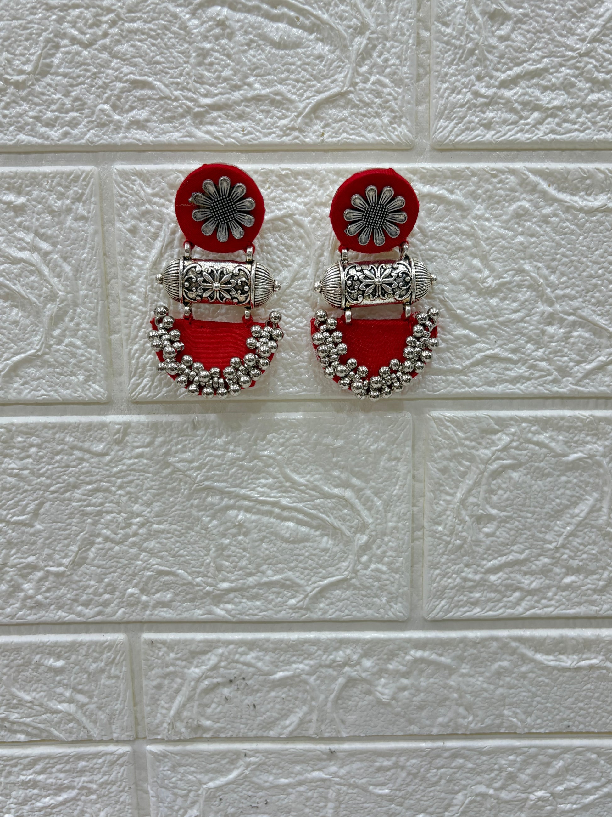 Name: Scarlet Boho Charm Set
Collection: Tribal Fusion Jewelry Collection
Colour: Red & Silver
