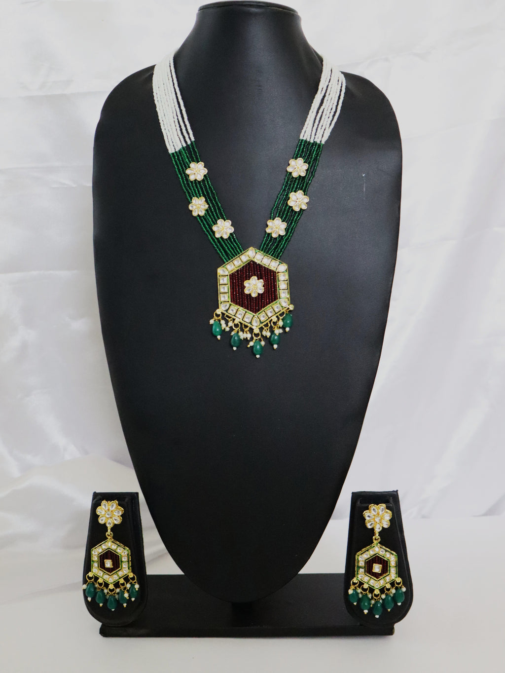 Hexa Bloom Kundan Pendant Set