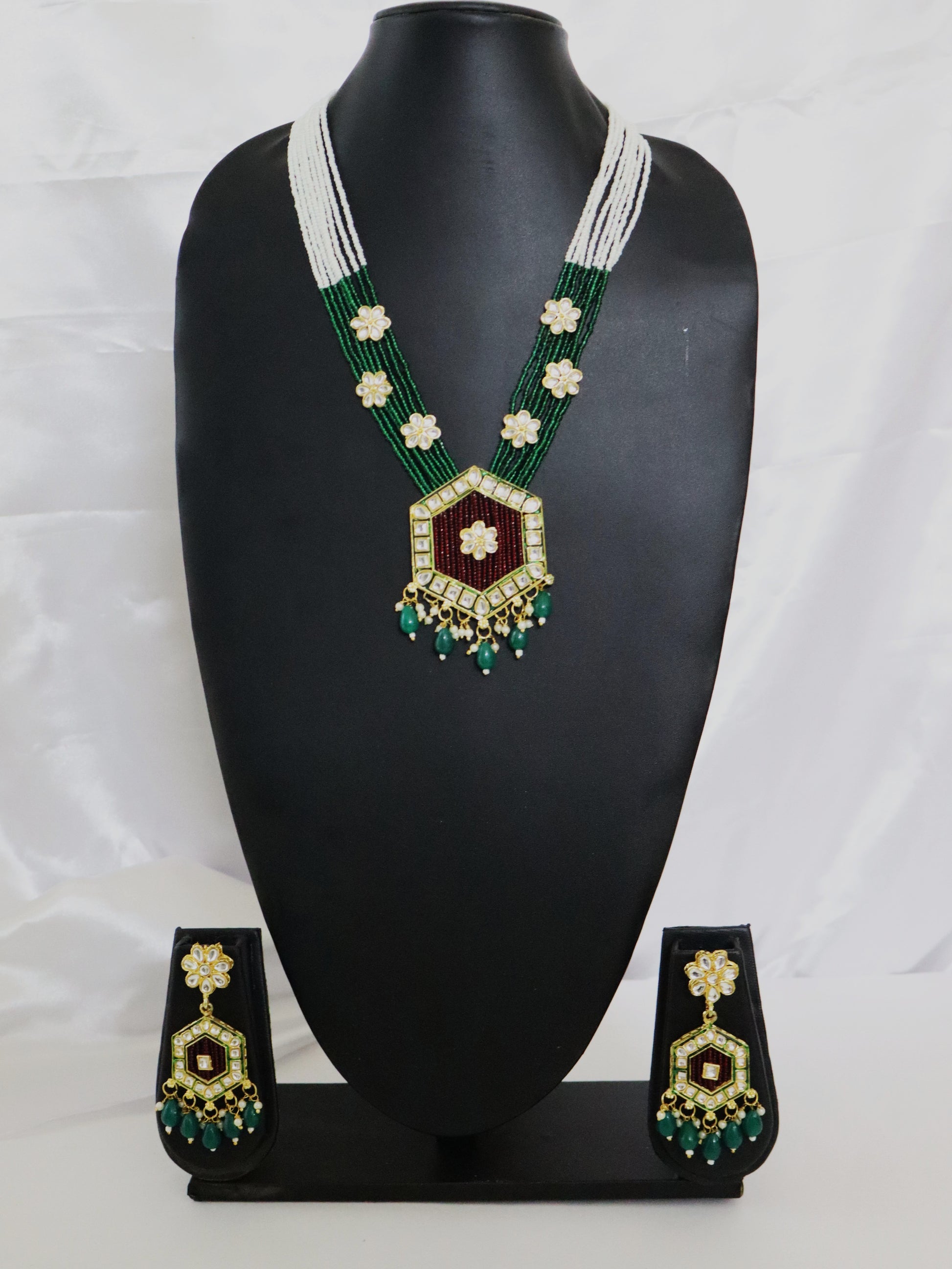 Hexa Bloom Kundan Pendant Set