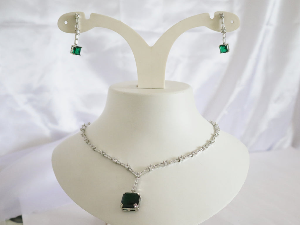 Emerald Grace Solitaire Set
