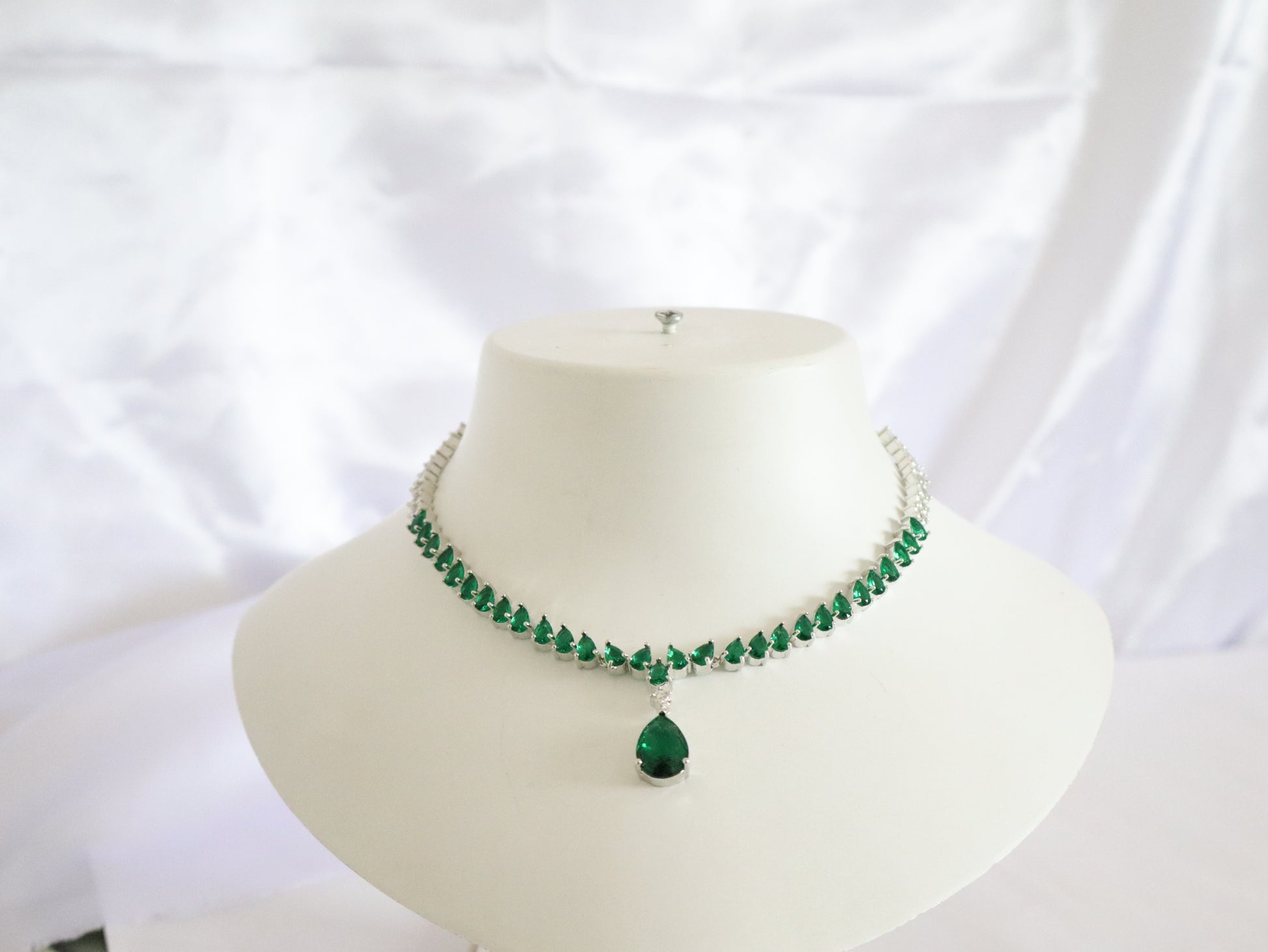 Emerald Teardrop Elegance Set