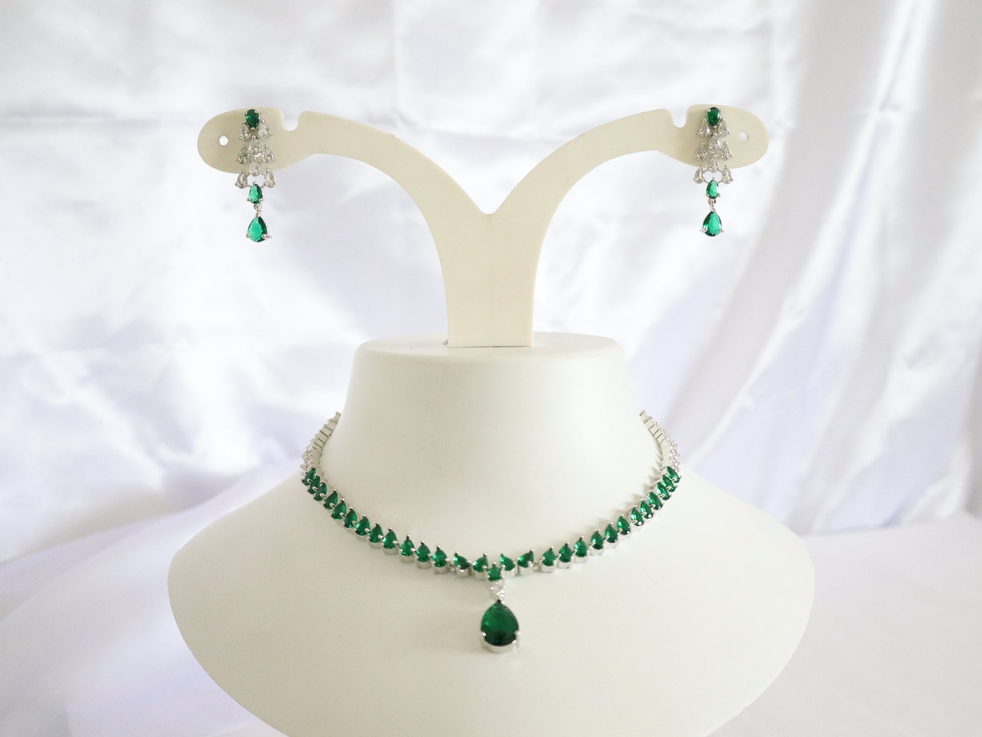 Emerald Teardrop Elegance Set