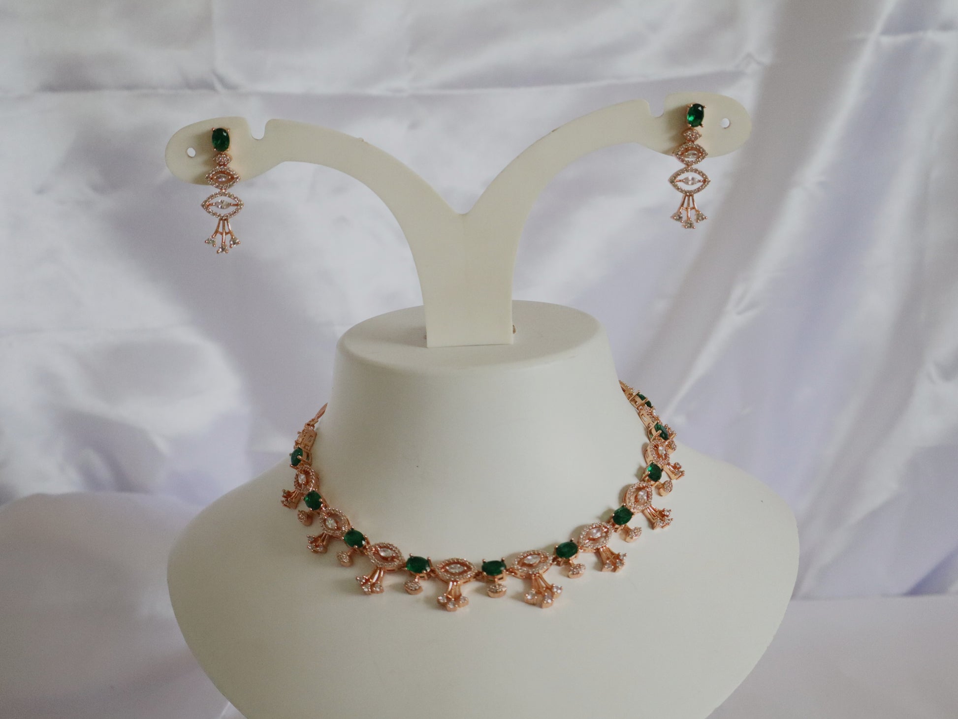 Emerald Elegance Rose Gold Necklace