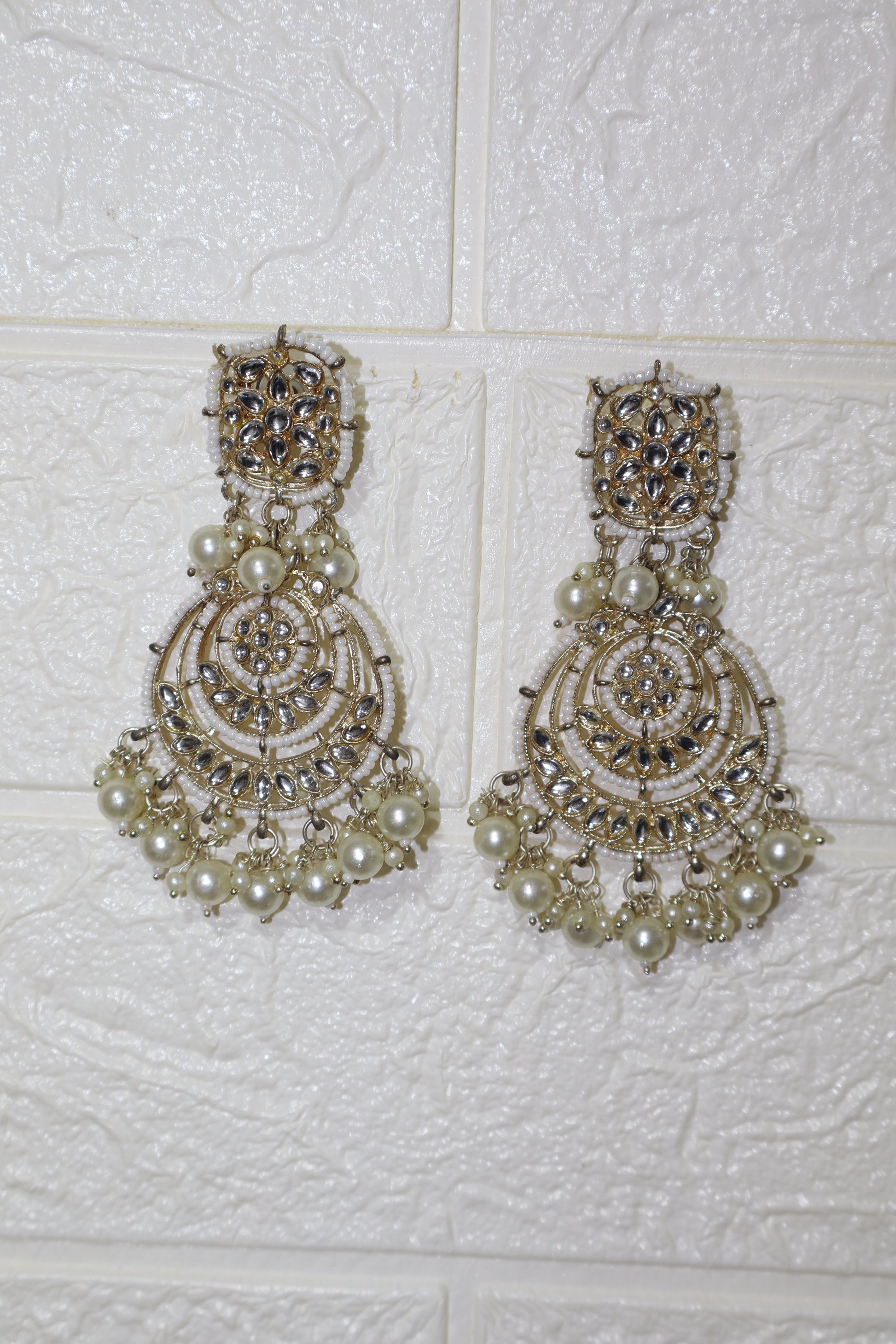 Majestic White Mirror Choker Set